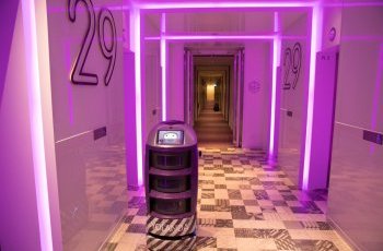 YOTEL Porto: robots, little human contact and comfort for the post-Covid era