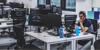 Critical Techworks wants to end the year with 1400 employees. The company is recruting.