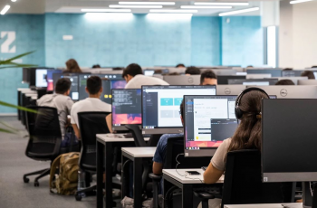 Escola 42. Students converted to technology at zero cost earn up to two thousand euros after six months