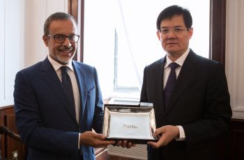 Delegation of Canton visits Porto