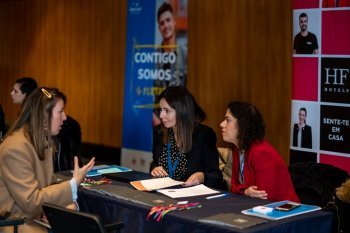 Companies and job seekers meet face to face in another Speed Recruitment