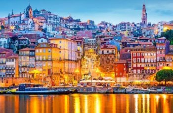 The Times says that residents are returning to Porto's center and praises the rehabilitation of the city